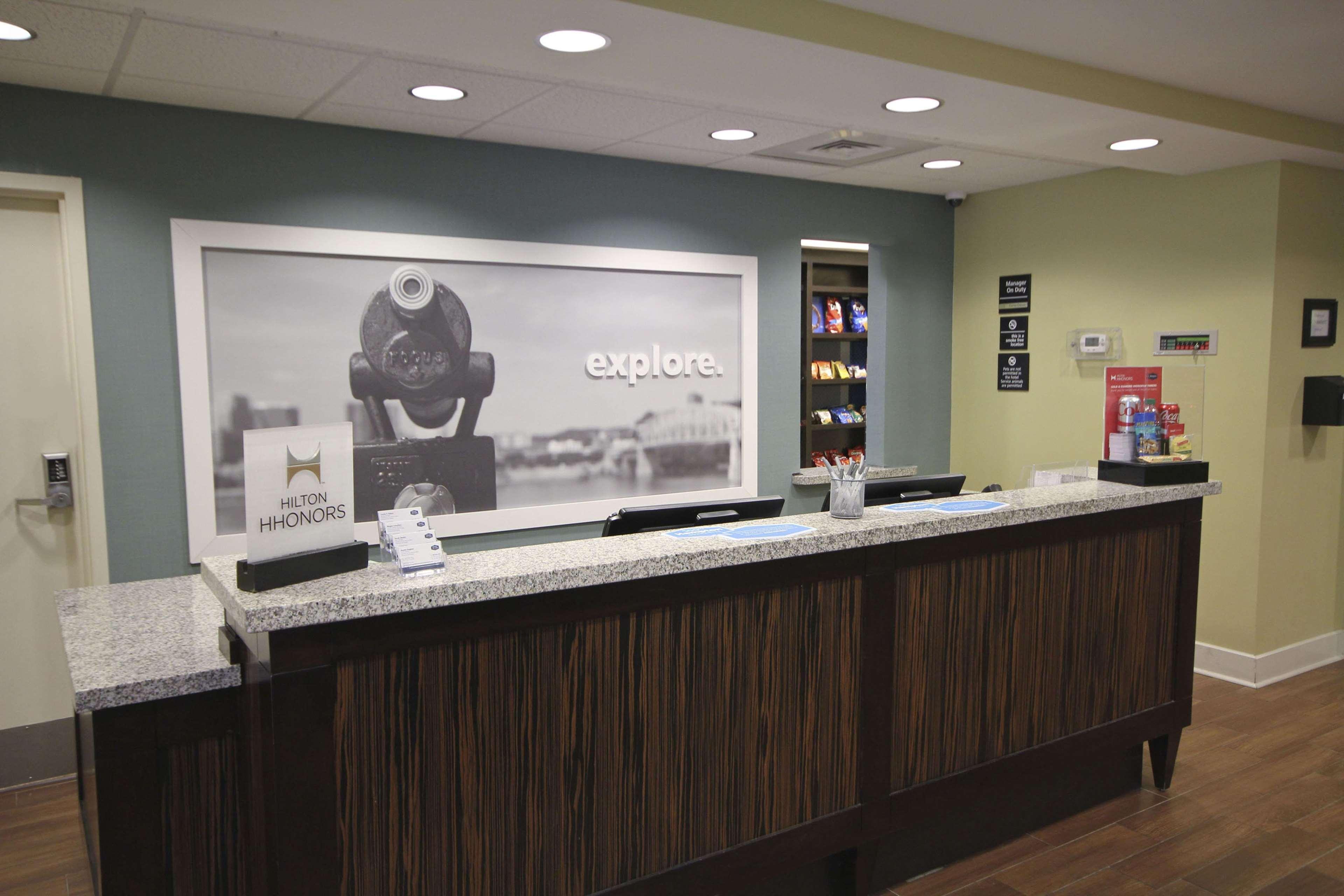 Hampton Inn & Suites Pensacola/Gulf Breeze Exterior photo