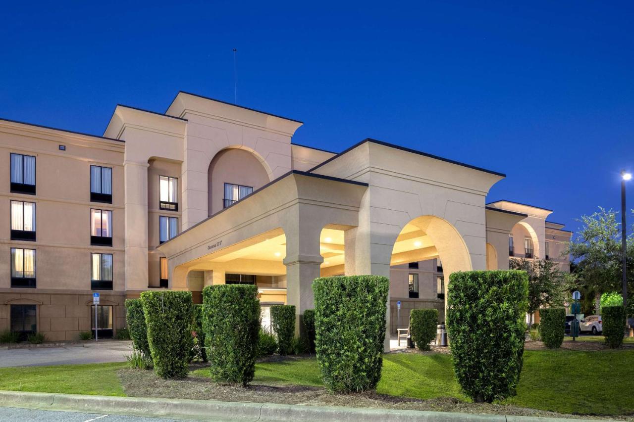 Hampton Inn & Suites Pensacola/Gulf Breeze Exterior photo