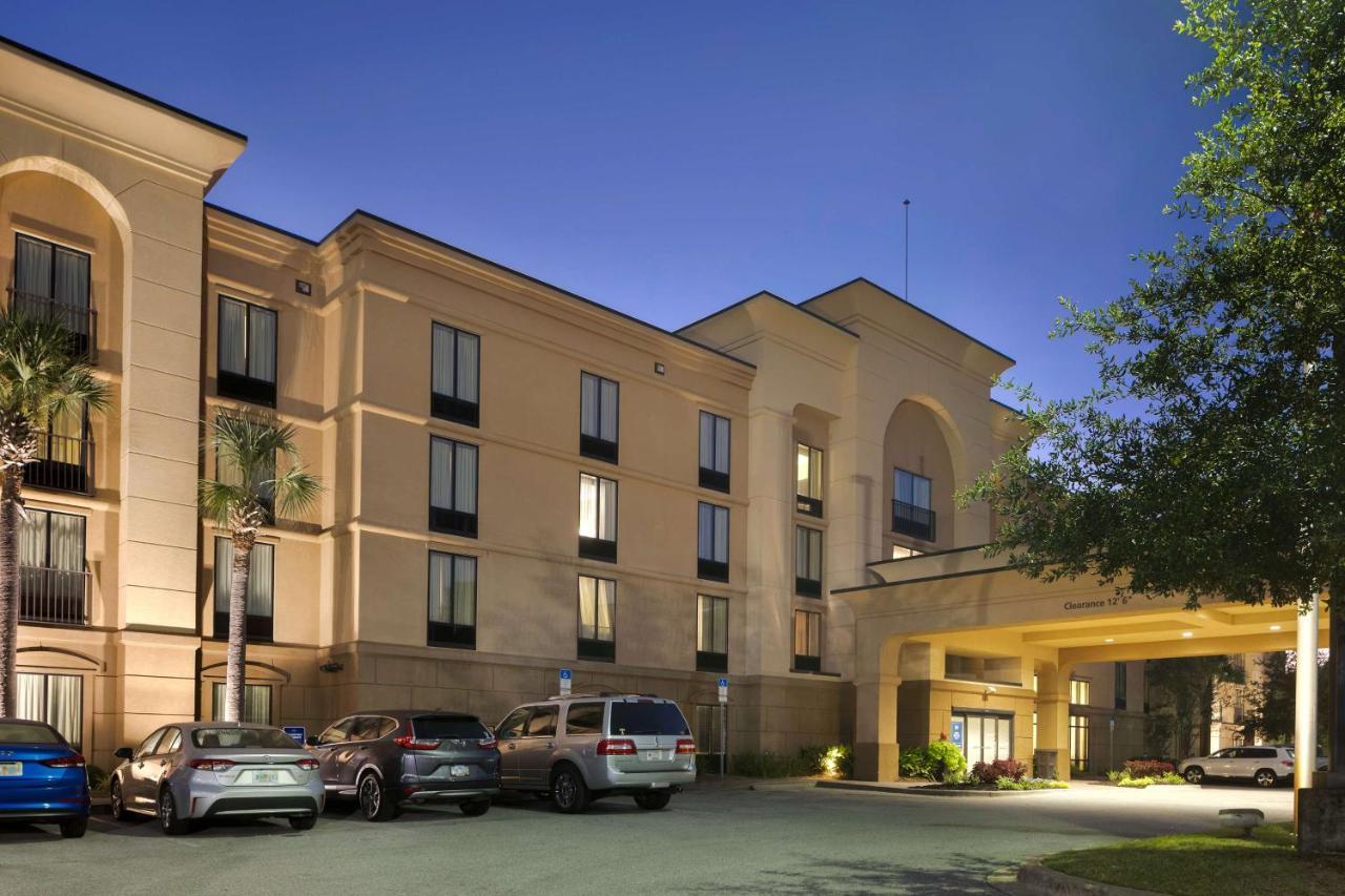 Hampton Inn & Suites Pensacola/Gulf Breeze Exterior photo