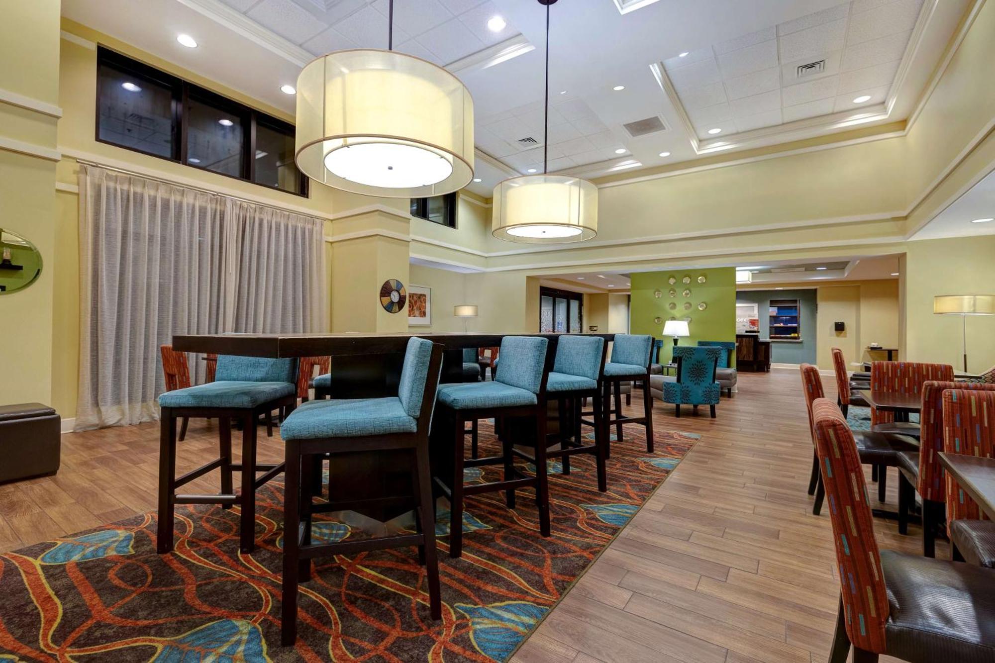 Hampton Inn & Suites Pensacola/Gulf Breeze Exterior photo